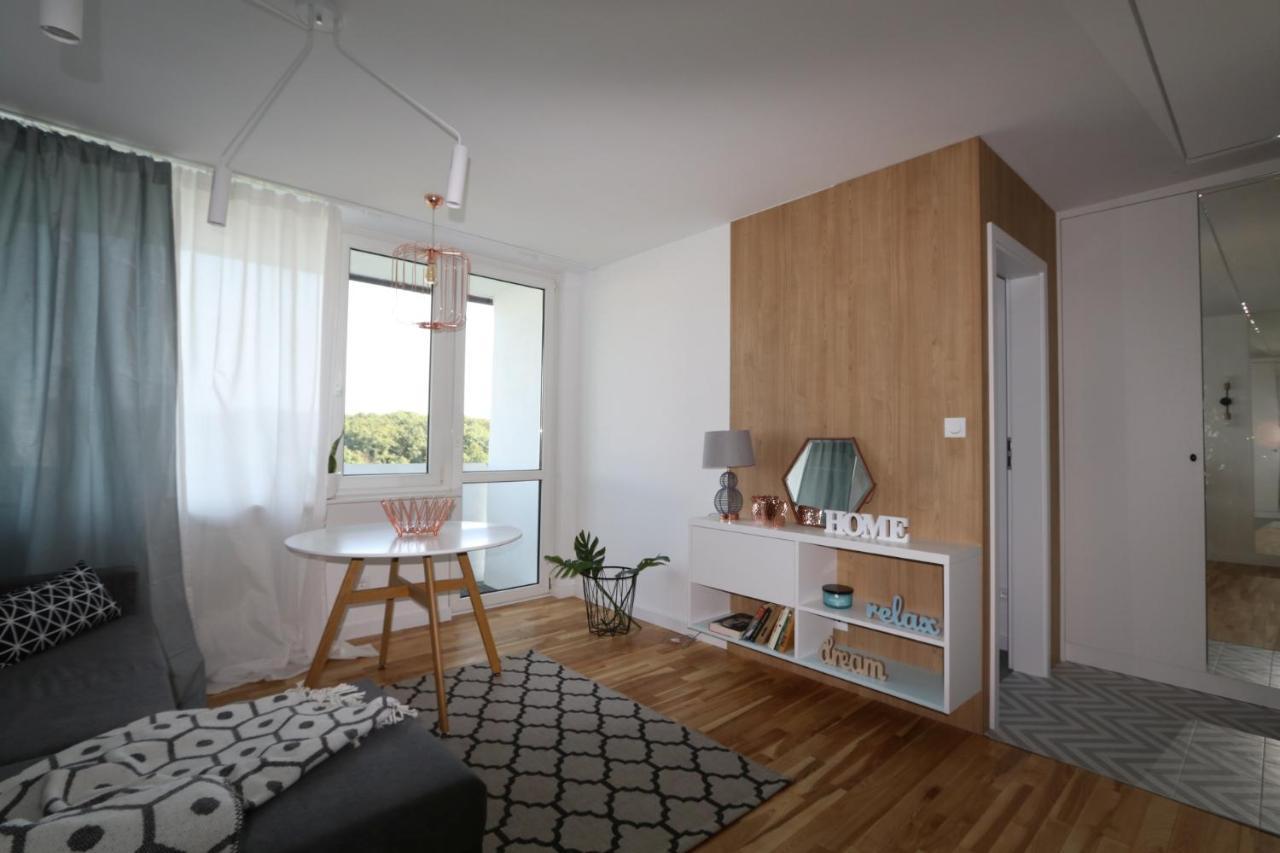 Romaszewskiego Zoliborz Bedroom Pokoj Metro Varsavia Esterno foto